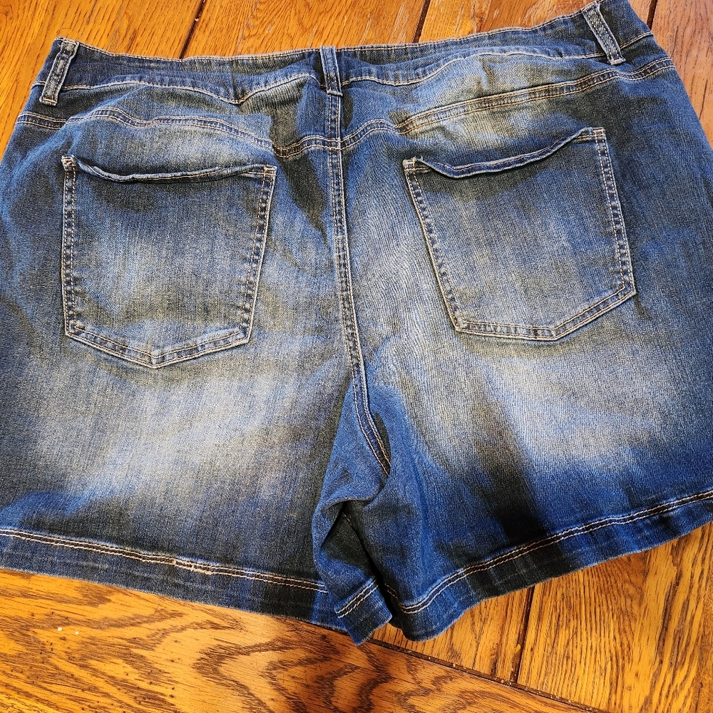 Mauices Shorts